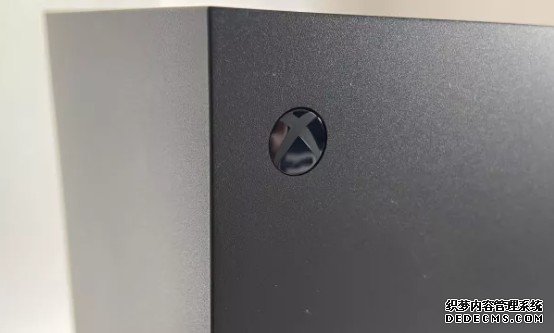 蓝冠怎么样:Xbox X系列比你想象的要安静得多，也优雅得多