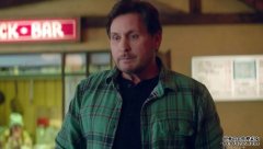 <b>蓝冠怎么样:《冰球小子》:迪士尼电视系列片《无敌大鸭》首个</b>