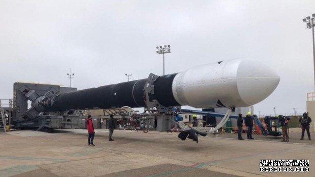 蓝冠官网民间太空公司 Firefly 的首度发射失败，在空中爆成一团火球