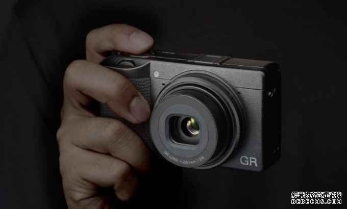 蓝冠官网理光推出改用等效 40mm f/2.8 镜头的 GR IIIx
