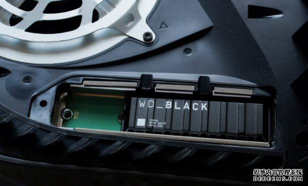 PS5 加装 M.2 SSD 评测、教学:原装 vs WD Black SN850 蓝冠代理速度对决