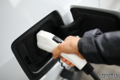 <b>蓝冠测速英國要求 2022 年起的新住宅都需要有電動車充電器</b>