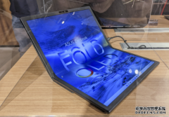 <b>華碩發表首款 17 吋折疊式筆電 Zenbook 17 Fold OLED蓝冠测速</b>