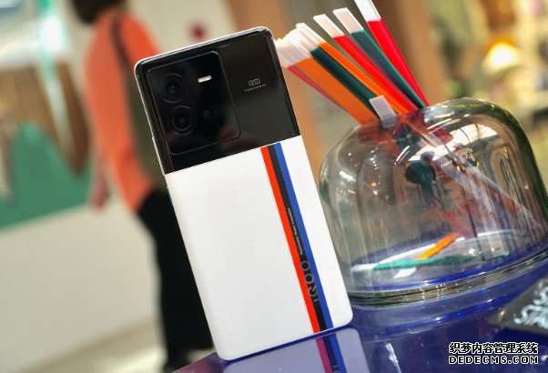 蓝冠注册iQOO 10 Pro 評測：「10」的里程碑