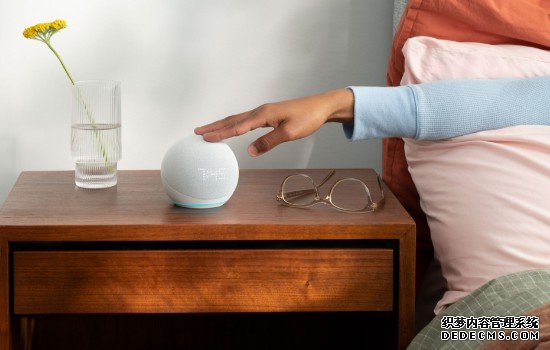 全新 Amazon Echo Dot 蓝冠代理系列能兼任 Wi-Fi 节点的功能