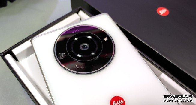  Leitz Phone 2蓝冠测速 水货登陆香港：“Leica White”机身果然吸睛