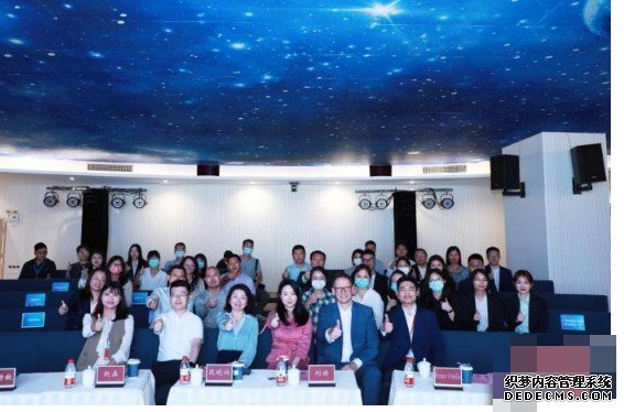 中新广州知识城国际蓝冠注册人才港推出“一站式”外籍人才服务