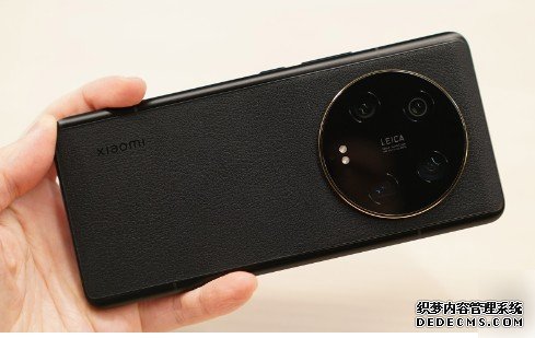 小米 13 Ultra 蓝冠代理抵港，预购送专业摄影套装