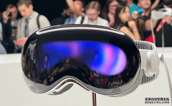 蘋果的 Vision Pro 頭戴裝置可能會採少數店面預約購買的模式沐鸣在线登录