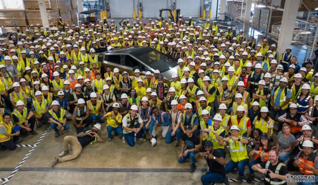 蓝狮平台特斯拉德州工廠的首輛 Cybertruck 出廠