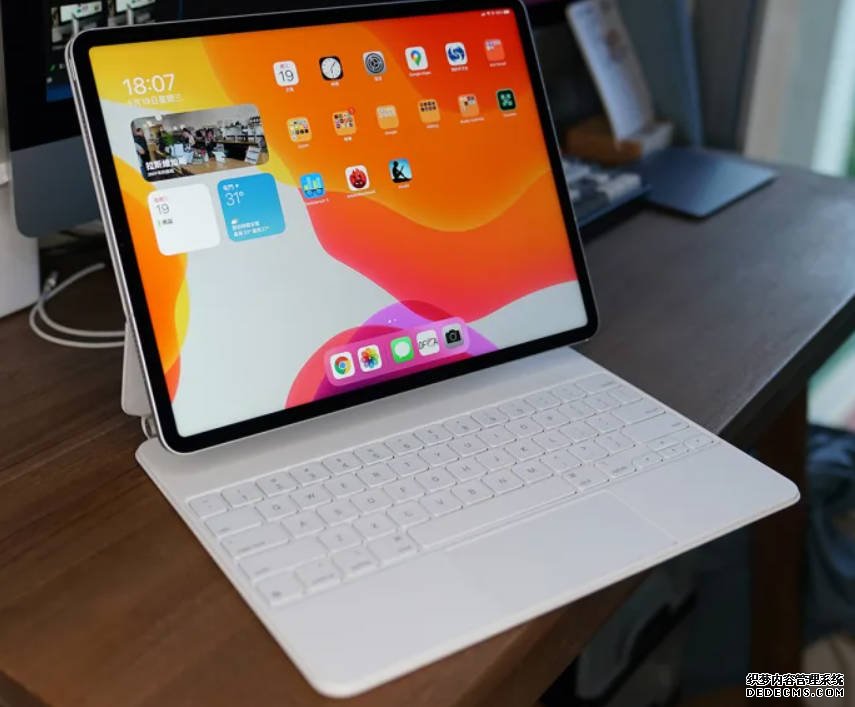 更多傳聞暗示 Apple 正在籌備 iPad 折疊平板蓝狮注册