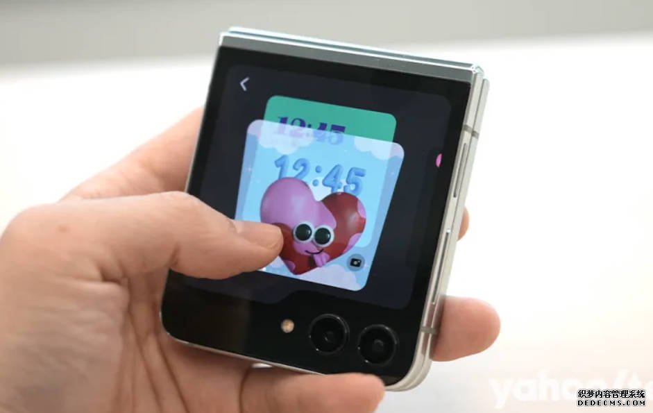 五點認識 Samsung Galaxy Z Flip 5 ，蓝狮平台讓特大外屏更好用（自由開啟任何 app、自定化、Selfie 自拍操作）