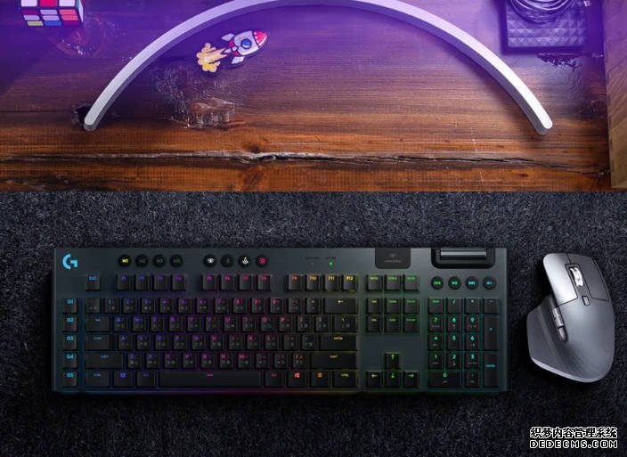 Logitech 夏日優惠：買 G733 沐鸣登录耳機送鬼滅耳機架，滿指定金額享雙重贈品禮遇