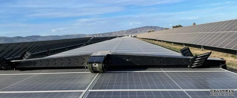 讓太陽能清潔機器人自己來，沐鸣在线登录電廠維護成本減少 30%