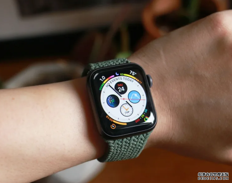 研究顯示 Apple Watch 錶帶極易攜帶細菌，沐鸣平台定期清潔至關重要