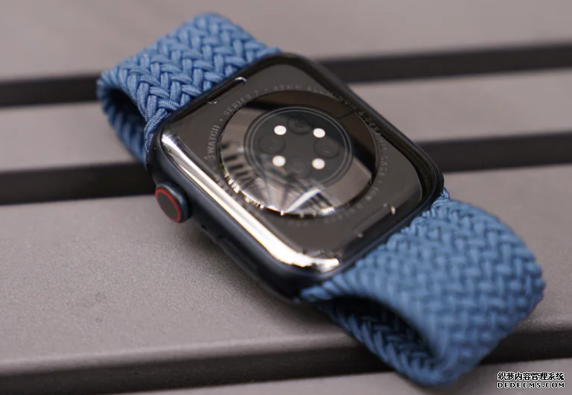Apple Watch 錶面將來或許會隨著錶帶、衣服來轉變顏色沐鸣注册