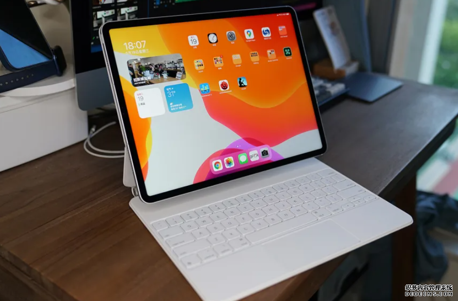 2024 款 iPad Pro 或成為「2018 2号站测速年以來最重大的一次升級」，新 Magic Keyboad 有望令其更像筆電