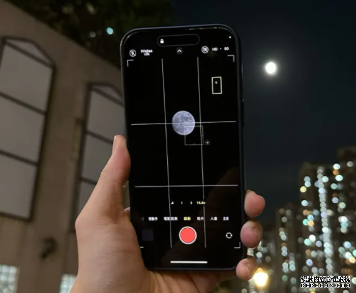 iPhone 15 Pro Max 遠攝教學｜手持拍攝滿月不靠相機，沐鸣是要錄影？